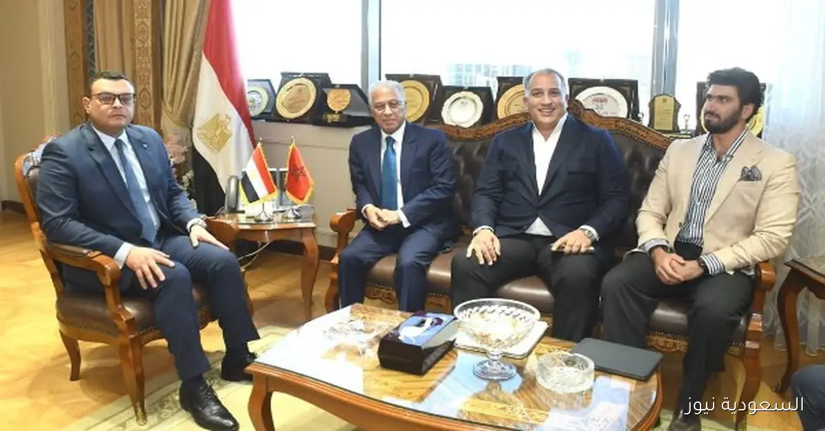 اجتماع وزير الإسكان مع السفير المغربي لاستكشاف سبل التعاون بين مصر والمغرب