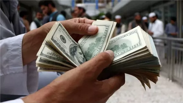 لتسهيل التحويلات، محافظ البنك المركزي يعلن السماح للمصريين بالخارج بفتح حسابات بنكية من خلال السفارات