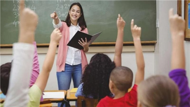 كيفية التقديم لوظيفة معلم مساعد بنظام الحصة 2025، مع رابط مباشر وشروط شاملة