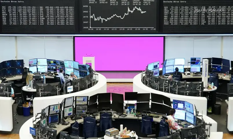 الأسهم الأوروبية ترتفع بدعم السيارات والكيماويات مع اقتراب ستوكس 600 من قمته